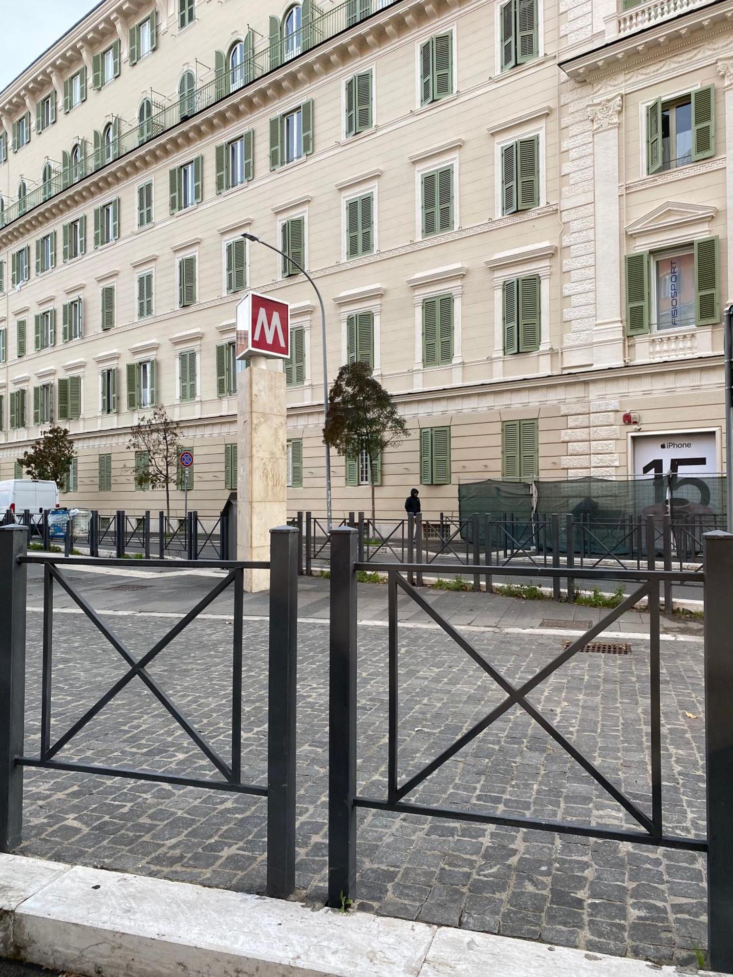 Apartment Destination San Giovanni Homey Flat - 3 Bdrs - Metro A *